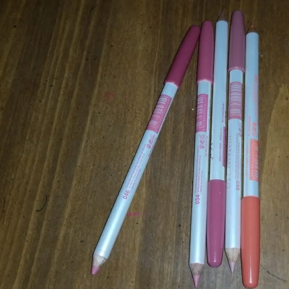 Lip liner